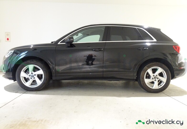 Audi Q3 Black