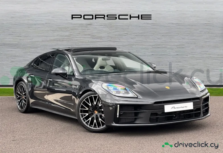 Porsche Panamera Black