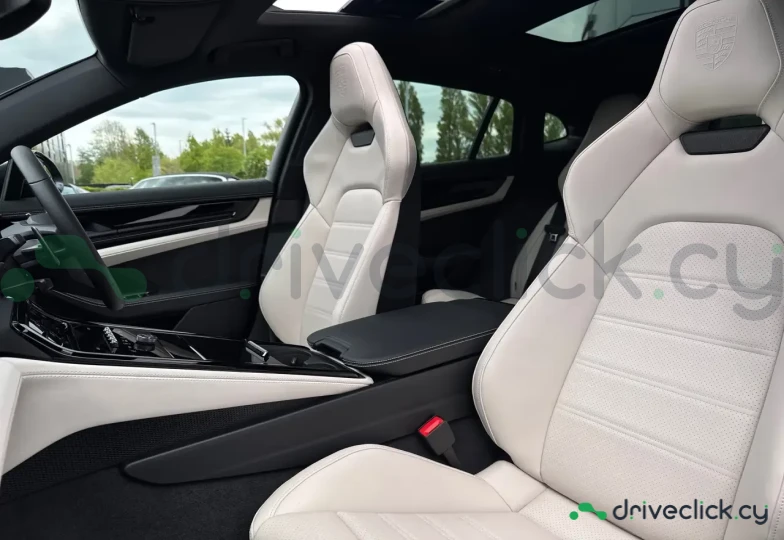 Porsche Panamera Black