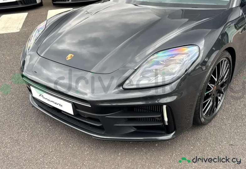 Porsche Panamera Black