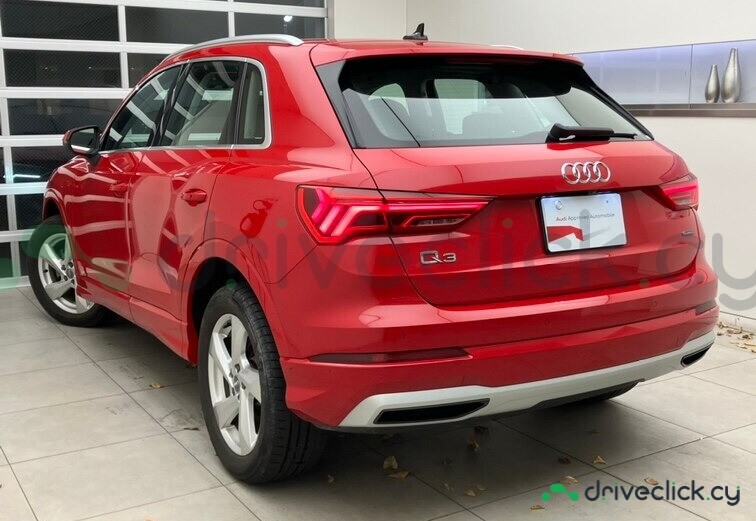 Audi Q3 Red
