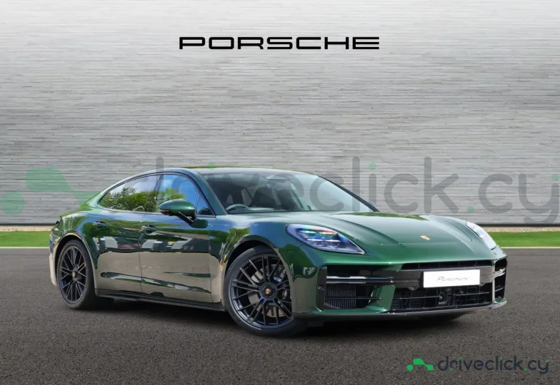 Porsche Panamera Green