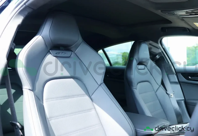 Porsche Panamera Green