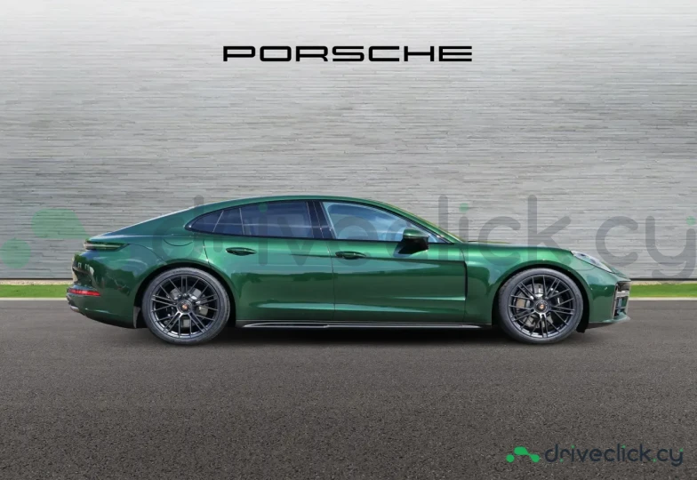 Porsche Panamera Green