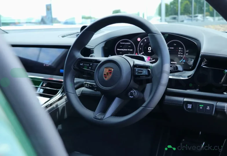 Porsche Panamera Green