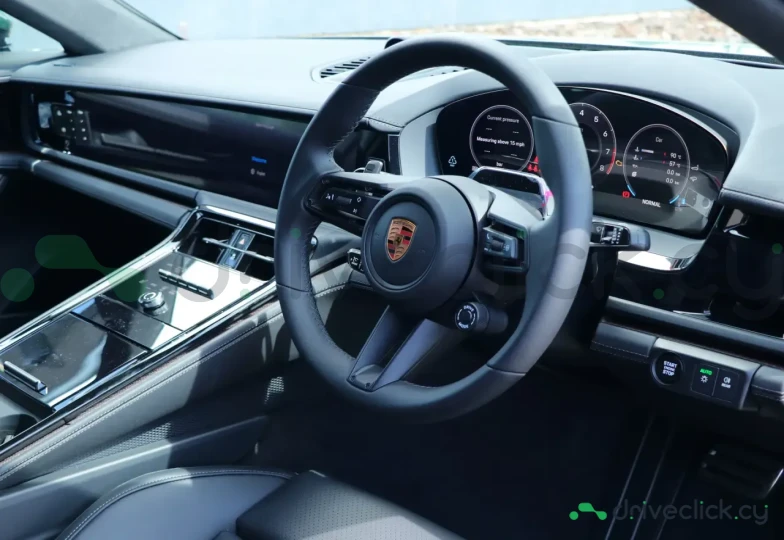 Porsche Panamera Green