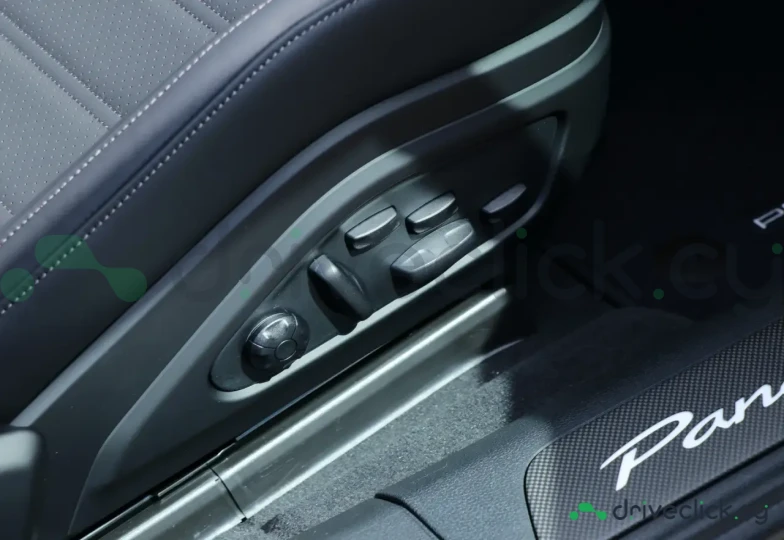 Porsche Panamera Green