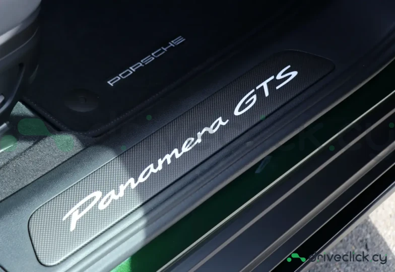 Porsche Panamera Green