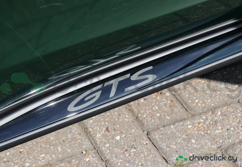 Porsche Panamera Green