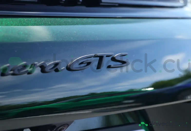 Porsche Panamera Green