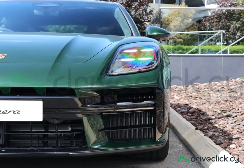 Porsche Panamera Green