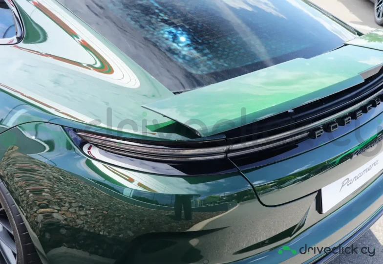 Porsche Panamera Green