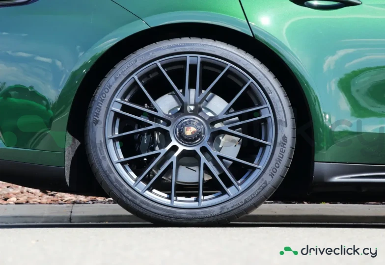 Porsche Panamera Green