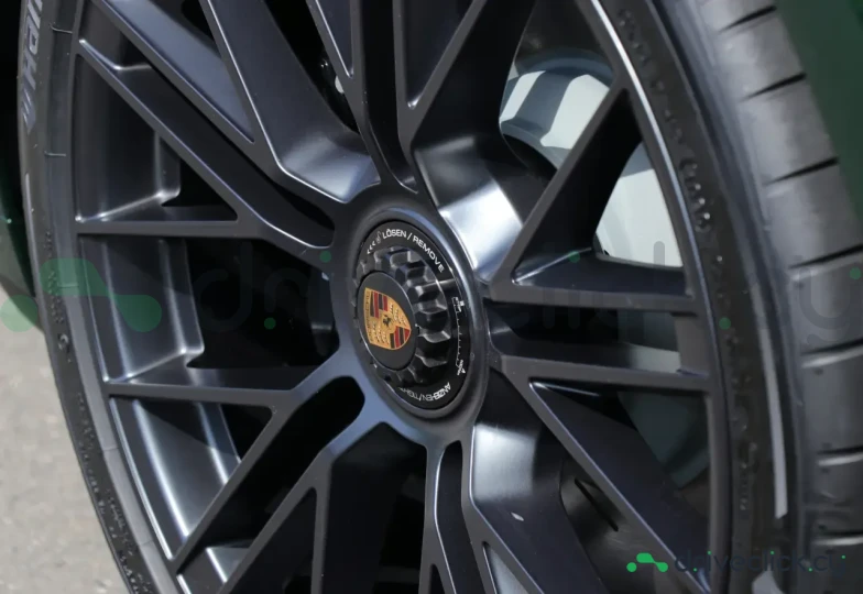 Porsche Panamera Green