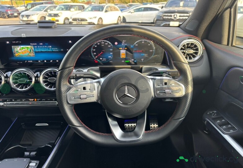 Mercedes EQB Белый