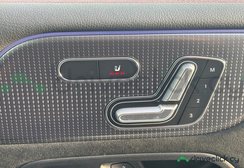 Mercedes EQB Белый