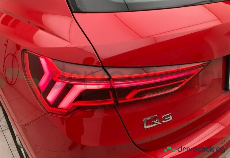 Audi Q3 Red