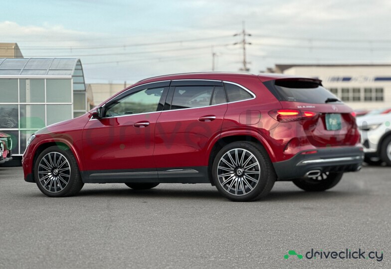 Mercedes CLA-class Red