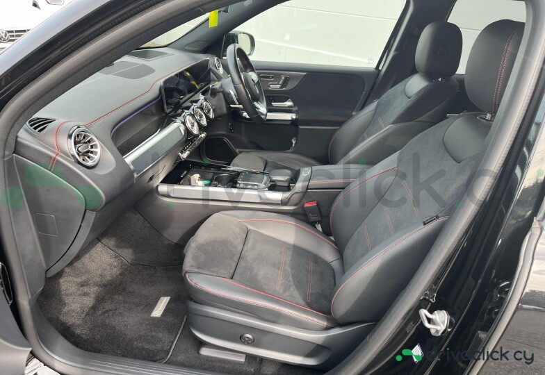 Mercedes EQB Черный