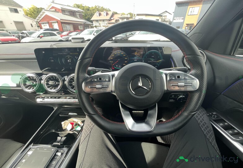 Mercedes EQB Черный