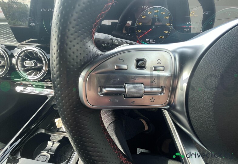 Mercedes EQB Черный