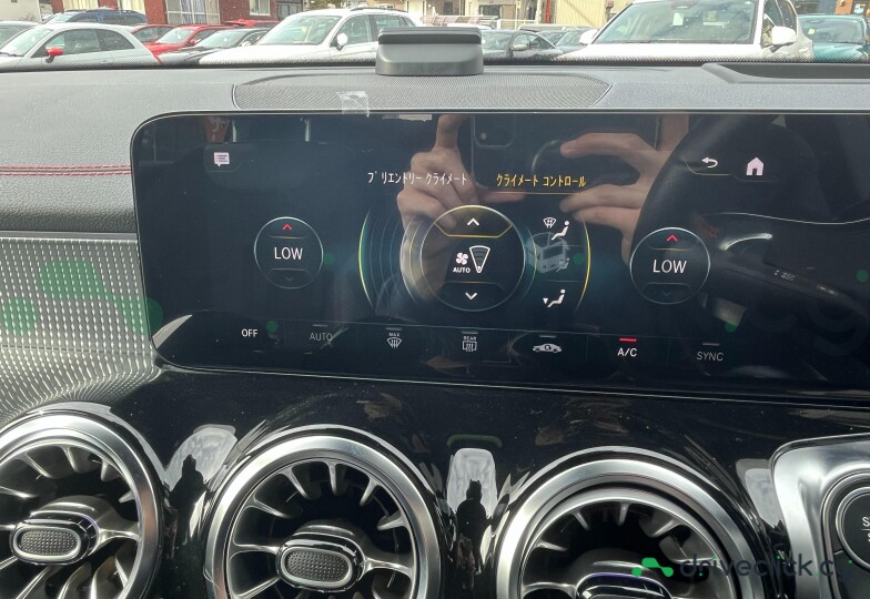 Mercedes EQB Черный
