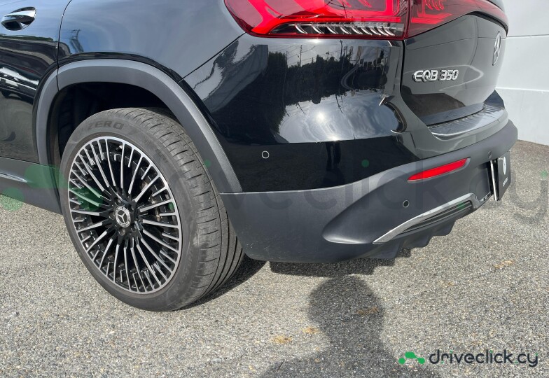 Mercedes EQB Черный