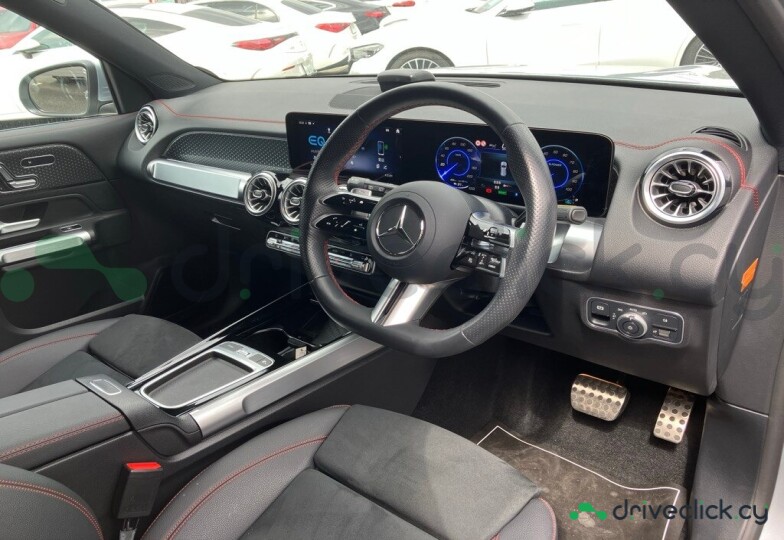 Mercedes EQB Серый