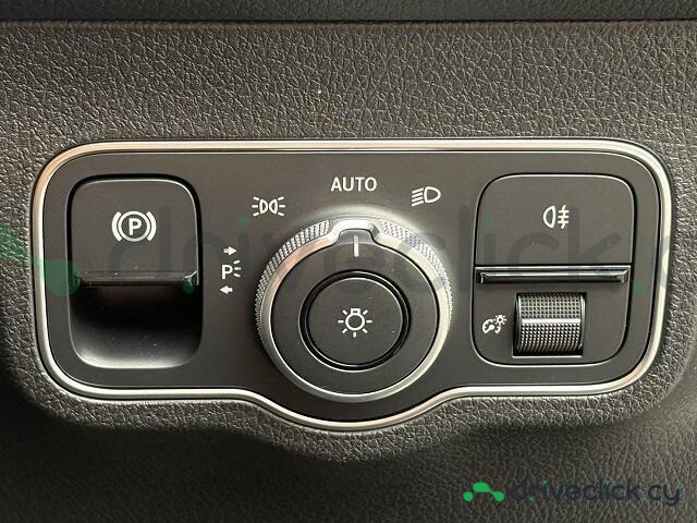 Mercedes EQB Серый