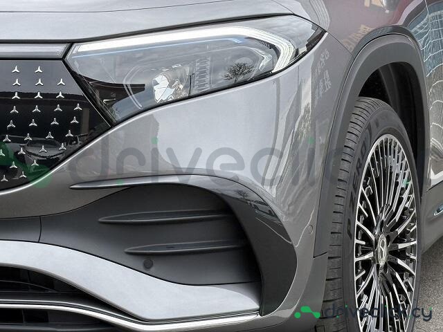 Mercedes EQB Серый