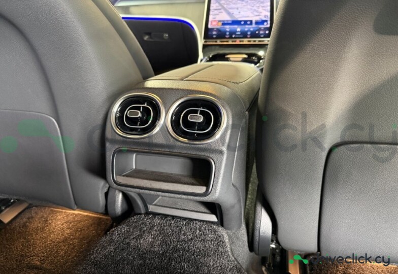 Mercedes C-class Black