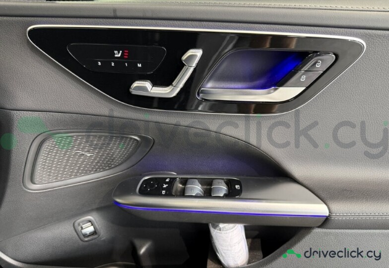 Mercedes C-class Black