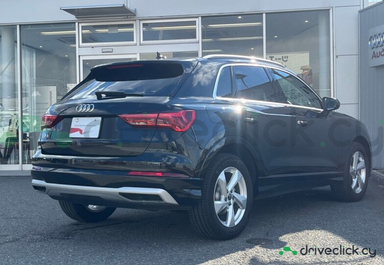 Audi Q3 Black