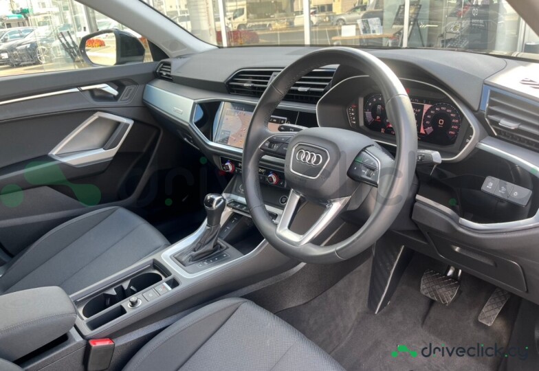 Audi Q3 Black