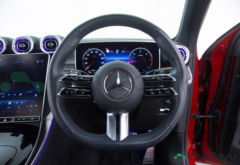 Mercedes GLC-class Красный