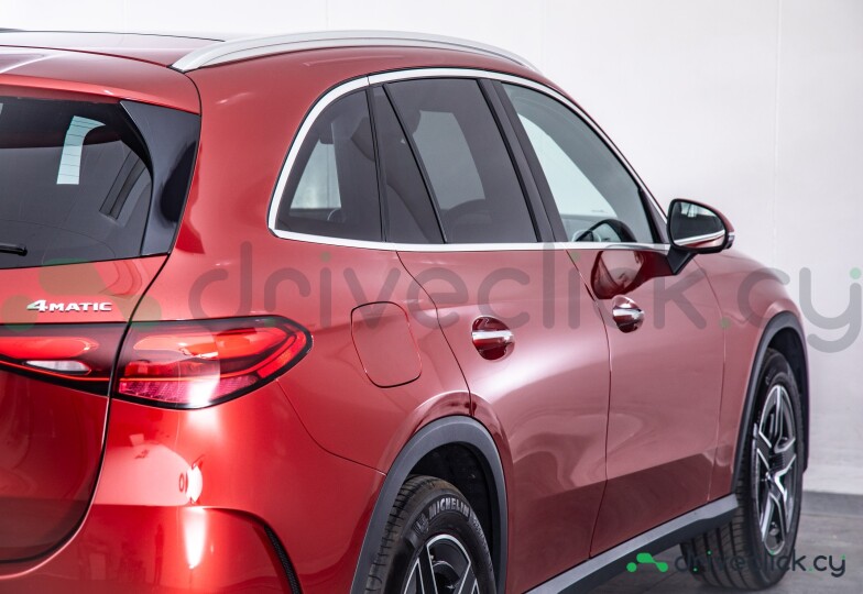 Mercedes GLC-class Красный