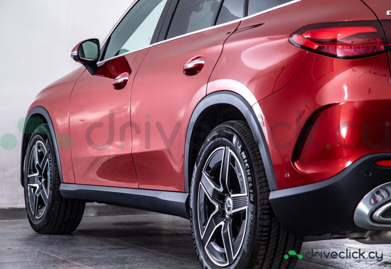 Mercedes GLC-class Красный