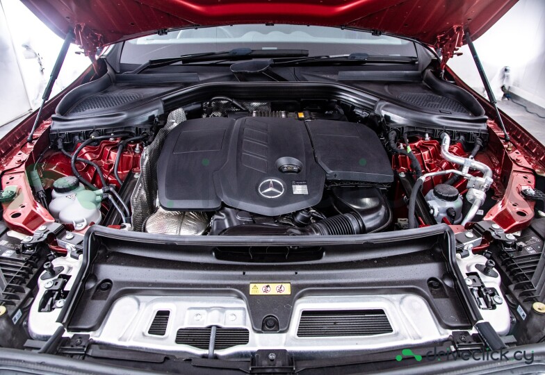Mercedes GLC-class Красный