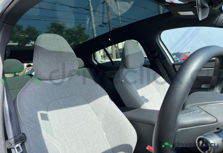 Volvo EX30 Белый