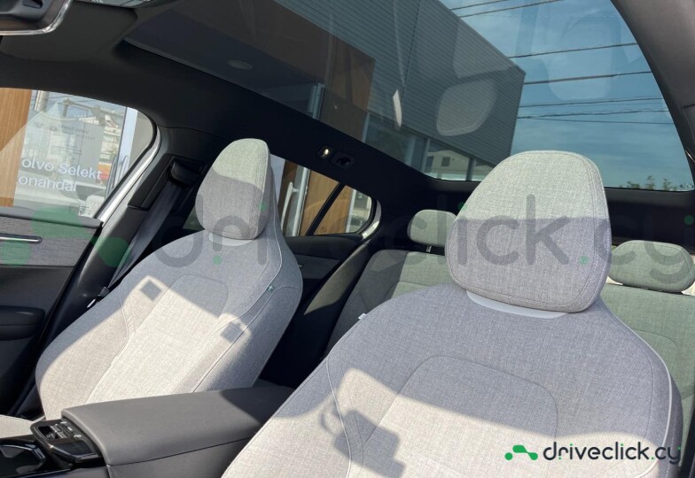 Volvo EX30 Белый