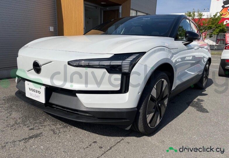 Volvo EX30 Белый