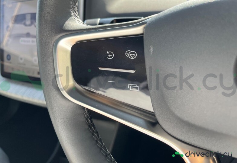Volvo EX30 Белый