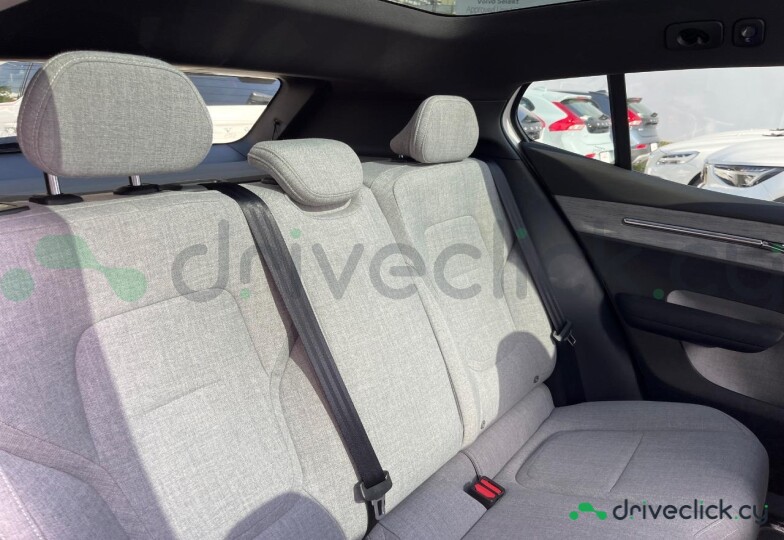Volvo EX30 Белый