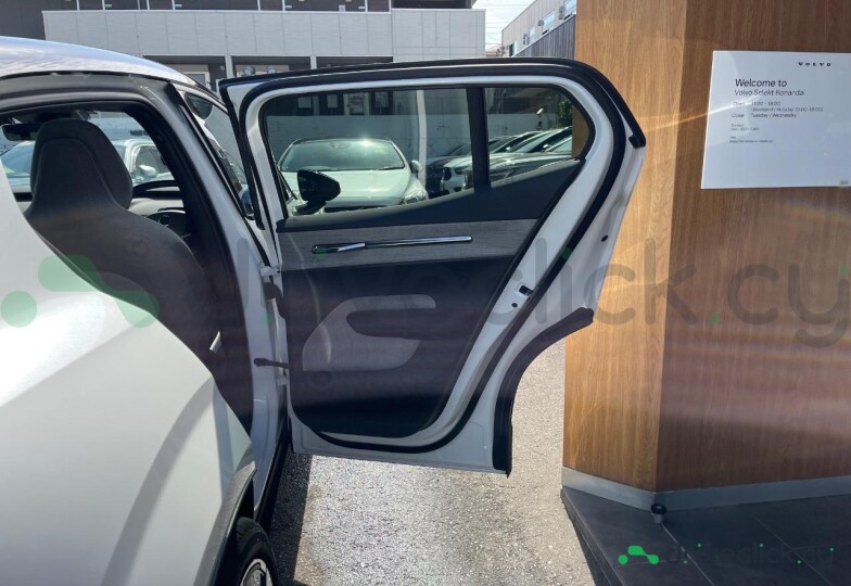 Volvo EX30 Белый