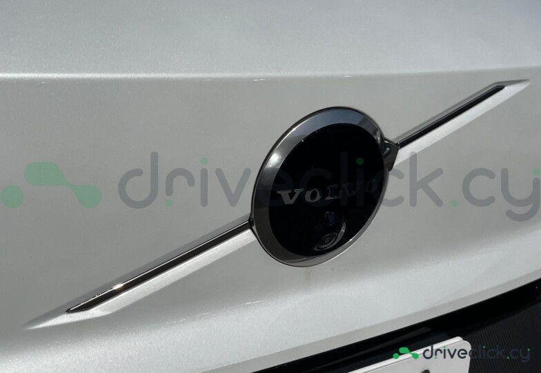 Volvo EX30 Белый