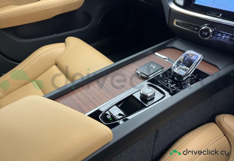 Volvo V60 Black