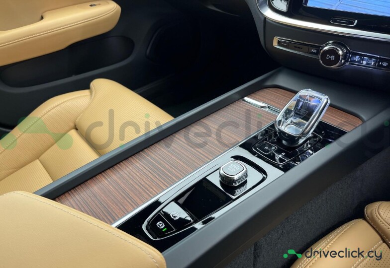 Volvo V60 Black