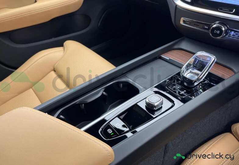 Volvo V60 Black