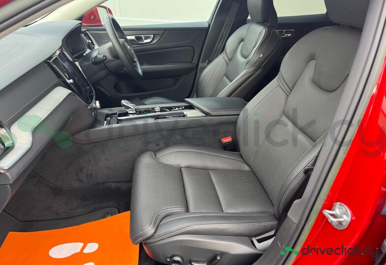 Volvo V60 Red