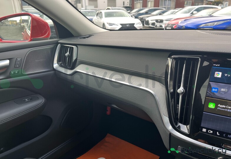 Volvo V60 Red